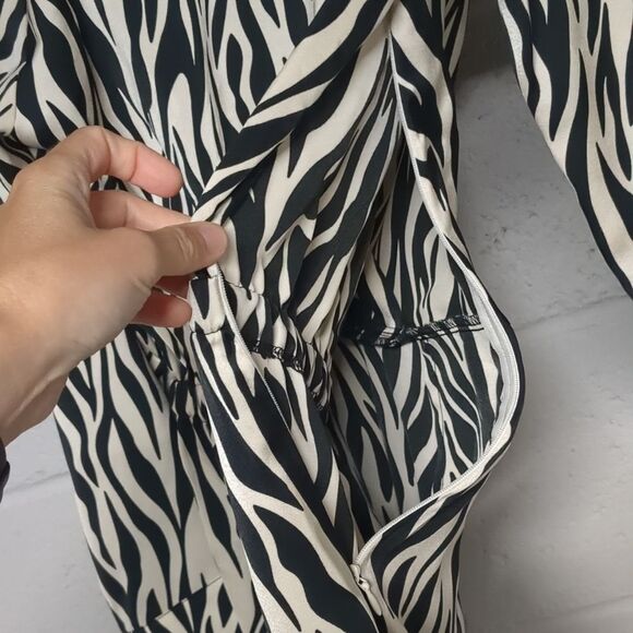 The Drop Women's Mack Silky Wrap Mini Dress Zebra Print Size M NWT Old Money - Picture 10 of 10